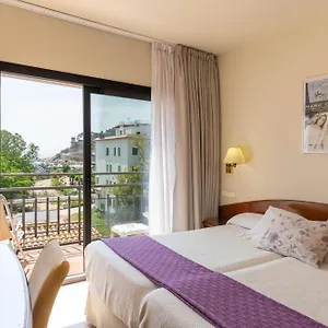 Rvhotels Avenida Отель